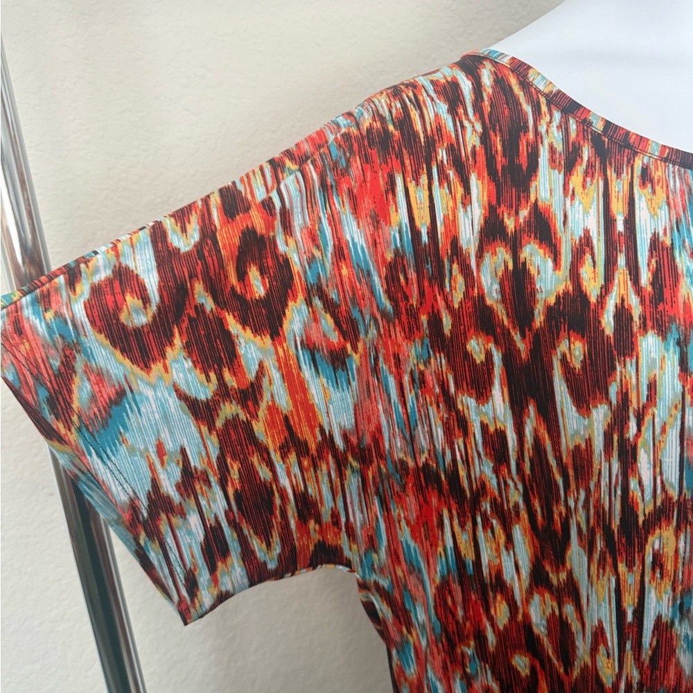 Plus Size Colorful Patterned Women's Top - Picture 3 of 7